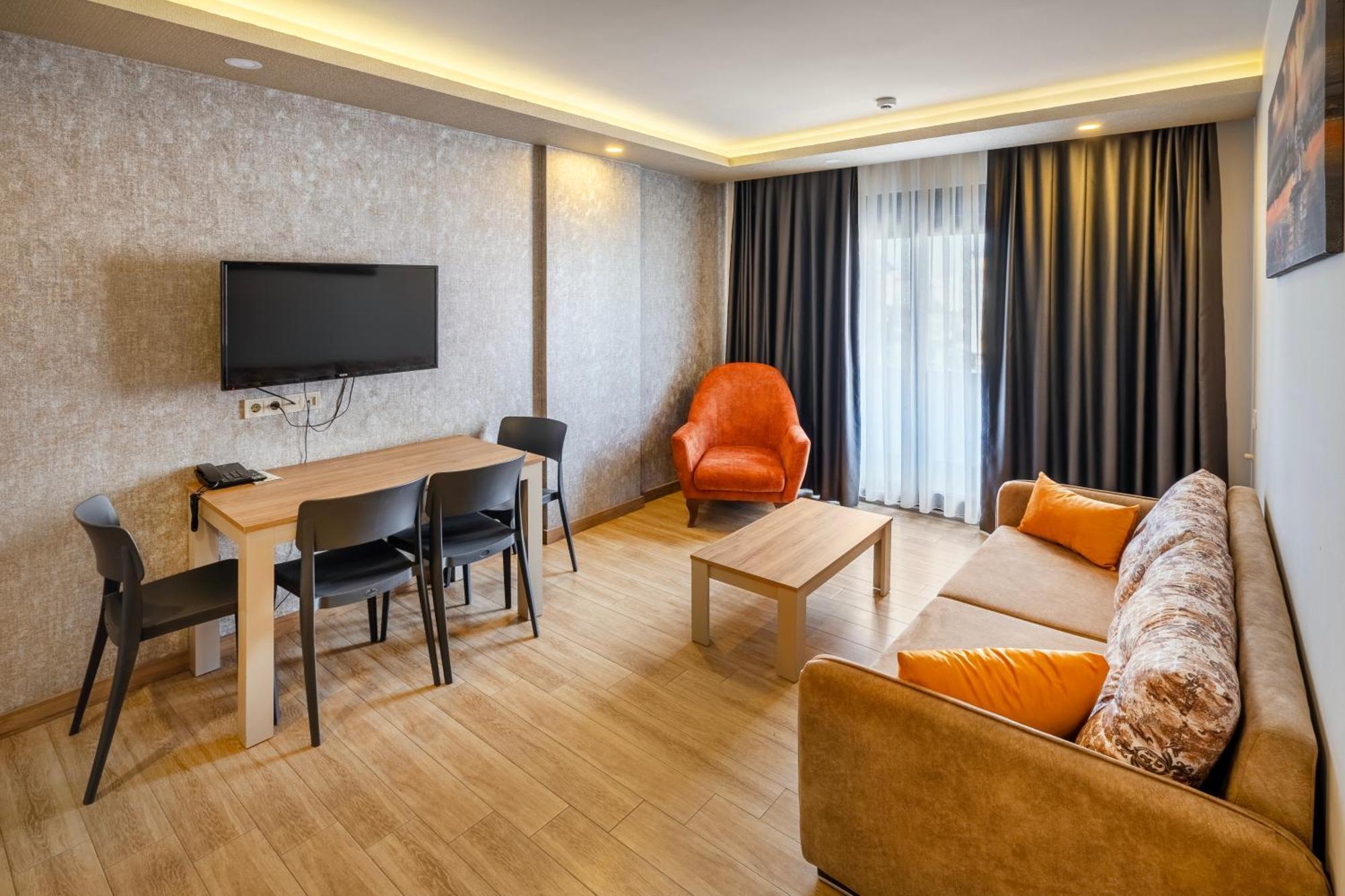 Golden World Suite Hotel Antalya Buitenkant foto