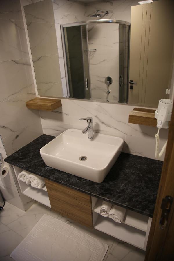 Golden World Suite Hotel Antalya Buitenkant foto